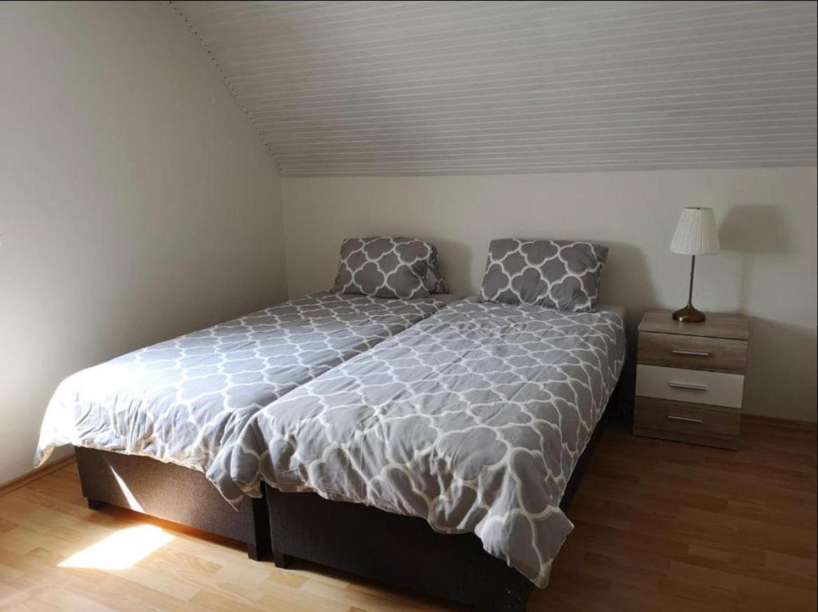 Quiet Room In Budapest Near Airport With Free Parking Esterno foto